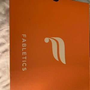 Women’s tennis shoes